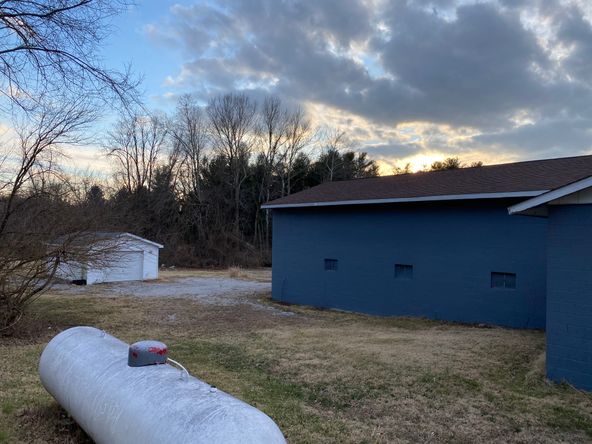 376 Cedar Creek Rd, Makanda, IL 62958